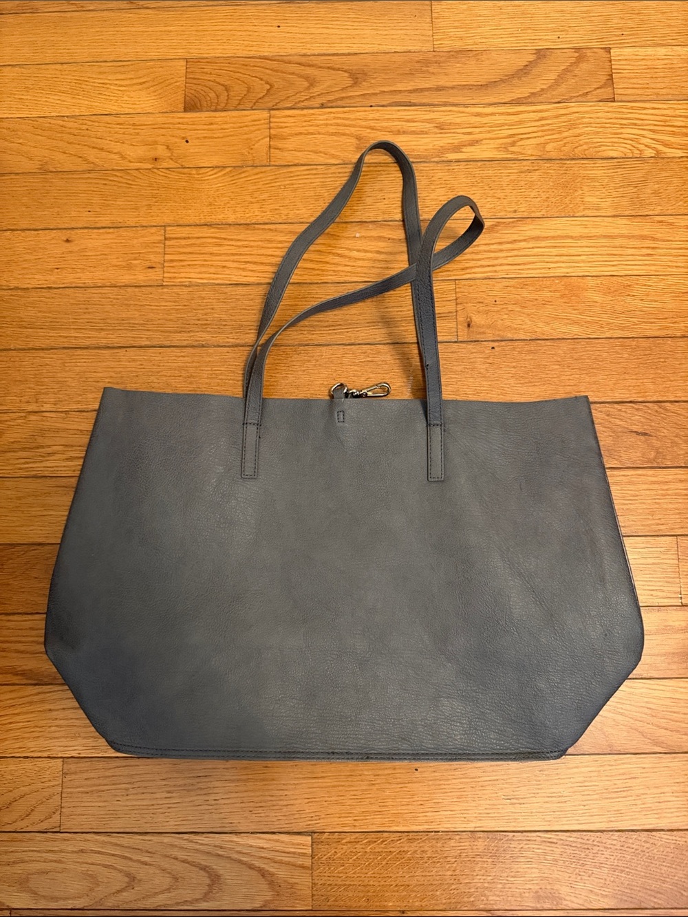 Women's Gray Tote Bag - Sleek Everyday Shoulder Carry